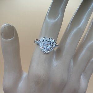 💎 Women’s Fashion Diamond Ring 💍 Size 6